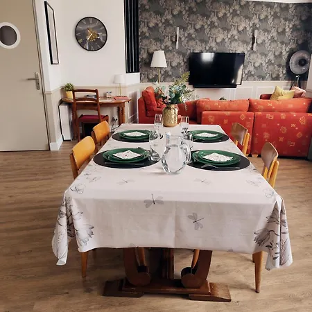 Le Familia Apartment Guer Exterior photo